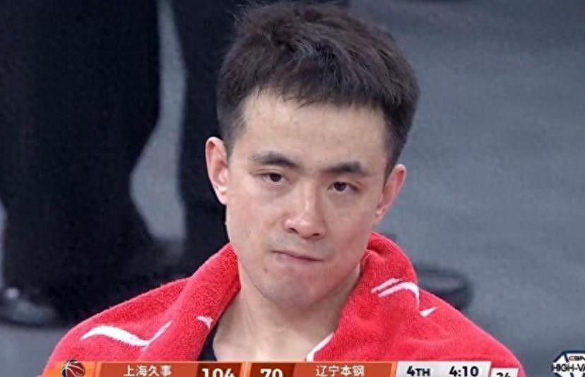 辽篮被传更衣室闹翻,赵继伟深夜连发2文撕破脸,弗格打脸管理层
